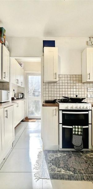 House share to rent - Photo 1