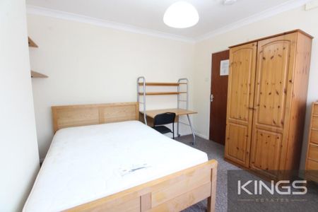 3 bedroom terraced house to rent - Photo 3