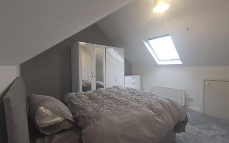 2 bedroom maisonette to rent - Photo 4