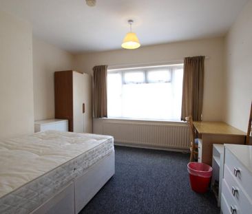 5 bedroom semi-detached house to rent - Photo 5