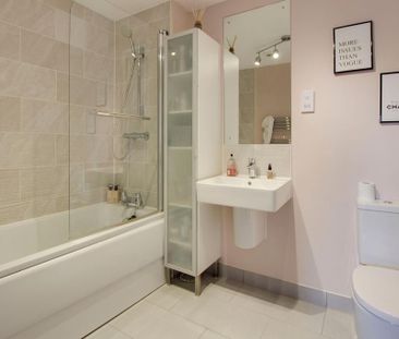 2 bedroom end of terrace house to rent - Photo 5