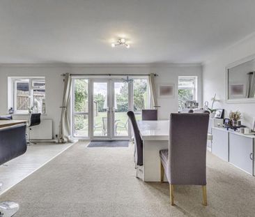 2 bedroom detached bungalow to rent - Photo 2