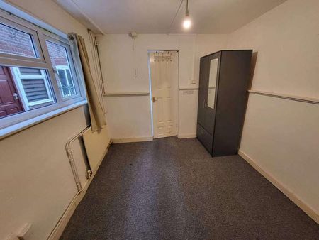 Stanley Street, LU1 - Photo 2