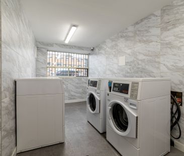 Deluxe Room - Islington (Etobicoke) - Photo 1