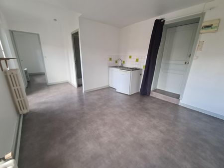 Location Appartement 2 pièces 29m² CLERMONT FERRAND 63000 - Photo 3