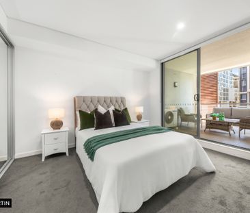 MGM MARTIN – OVERSIZED ONE BEDROOM + STUDY APARTMENT - Photo 6
