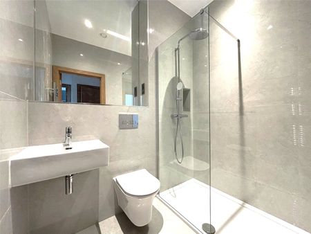 Sheila House, Fleet, Hampshire, GU51 - Photo 3