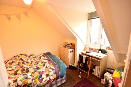 7 Bed - Grosvenor Road, Jesmond - Photo 3