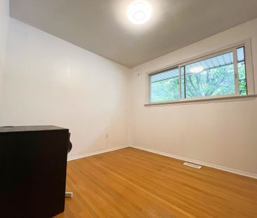 For Lease - 403 Denlow Avenue, Hamilton, Ontario - Photo 2