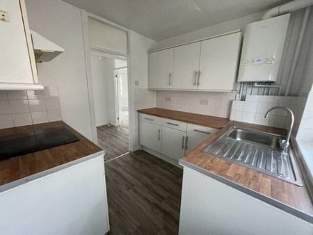 Lyndhurst Court, South Woodford, E18, Property for rent - Photo 4