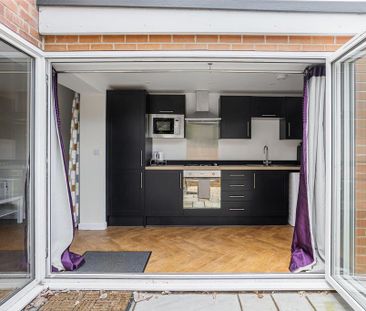 1 bedroom ground floor flat to rent - Photo 4