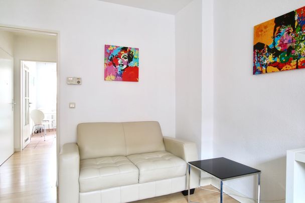 Perfekt Wohnen in Köln-Ehrenfeld: Möbliertes Apartment mit Balkon - Photo 1