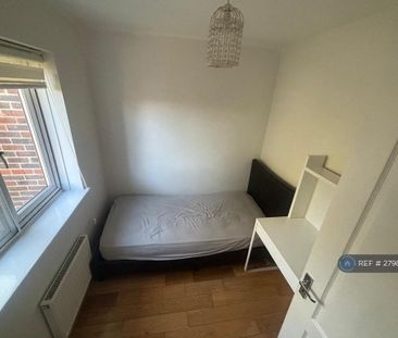 3 bedroom terraced house to rent - Photo 2