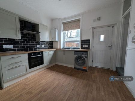 2 bedroom terraced house to rent - Photo 3