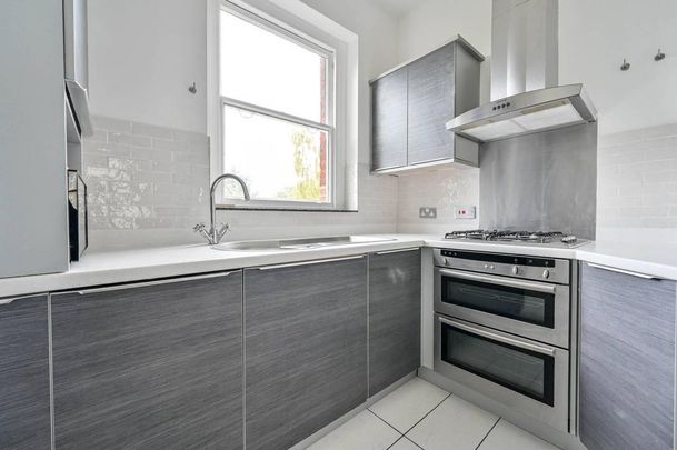 2 bedroom flat to rent - Photo 1