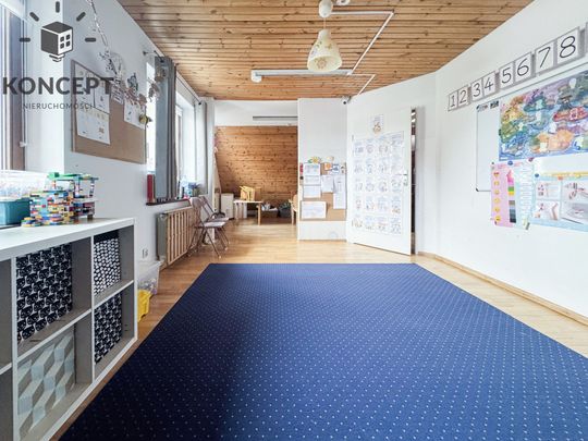 Dom pod działalność usługową - Wynajem - Zdjęcie 1