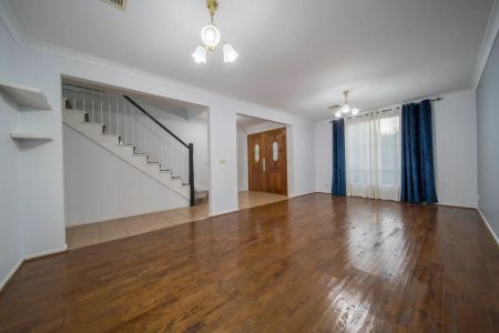 “Spacious family living in the heart of Lakeside Estate.” - Photo 4