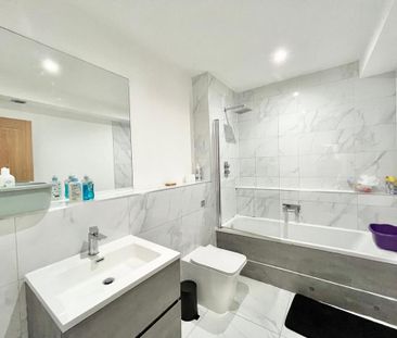 1 bedroom in a flat share to rent - Photo 6