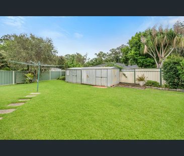 Spacious Family Home with Pool - Photo 5