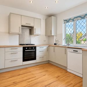 East Cliff Road, Tunbridge Wells, Kent, TN4 - Photo 2
