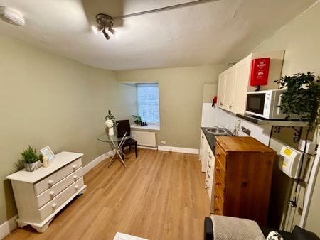 1 Bed Flat, Matheson Road, W14 - Photo 3