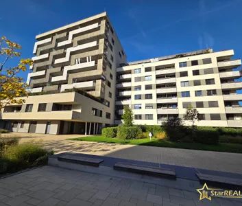 TOP-GELEGENHEIT! | NEUWERTIGE 3-ZIMMER-WOHNUNG | GROSSZÜGIGER BALKON | EWE-DESIGNKÜCHE | NAHE U1 KAGRANER PLATZ - Photo 2