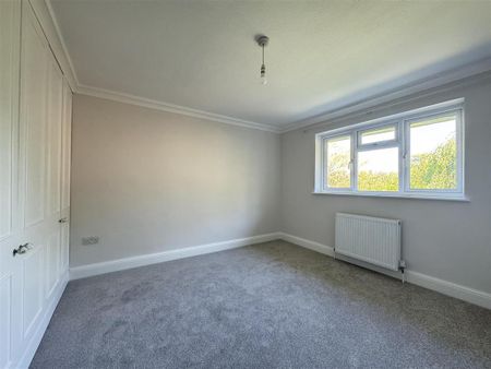 3 bedroom semi-detached house to rent - Photo 3