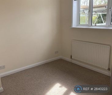 3 bedroom maisonette to rent - Photo 2