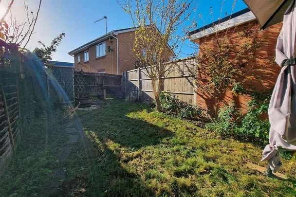 Knightwood, SO53 - Photo 1