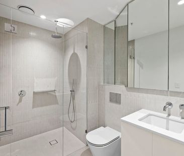 Modern 2-Bed, 2-Bath Apartment in the Heart of Southbank - Photo 6