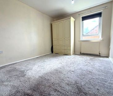 Bristol Close, Blackburn. Lancs. BB1 1BA - Photo 2