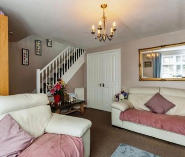 3 Bed Terraced House, Leonard Street, NG6 - Photo 2