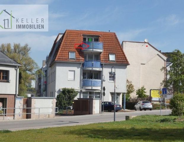 Sonnige 1,5 Raum-Wohnung mit Süd-Balkon und Tageslichtbad - Werdau zentrumsnah - Foto 1
