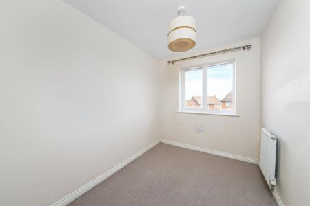 4 bedroom link detached house to rent - Photo 2