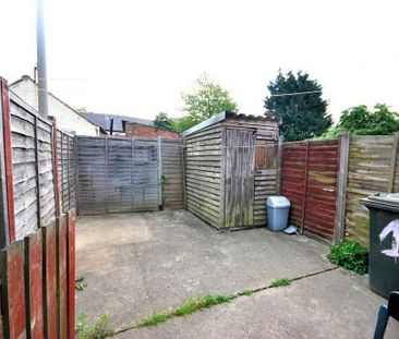 3 bedroom terraced house to rent - Photo 6