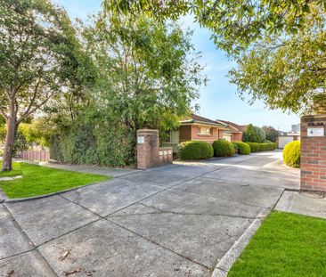 Peaceful Rear Unit Offering Comfort, Convenience and Lifestyle - Photo 6