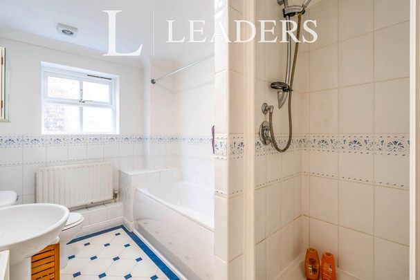 4 bedroom detached house to rent - Photo 1