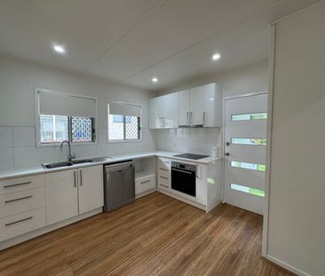 Stylish Renovated Home | Big Yard + Workshop | Air-Conditioning - Photo 4