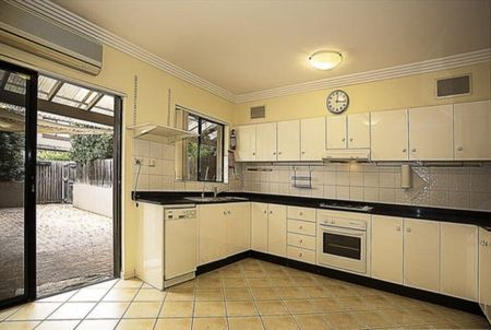 Parramatta - Photo 3