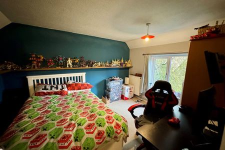 Jubilee Close - Photo 4