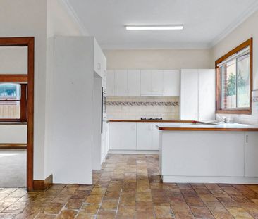 210 Napier Street, Essendon - Photo 6