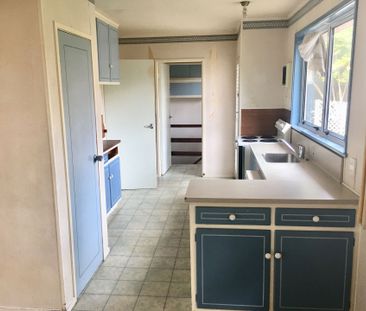 Spacious Family Home in the Heart of Manurewa - Photo 4