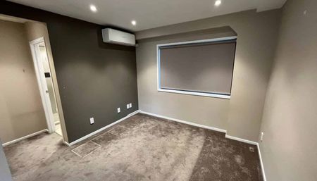 Downstairs Two Bedroom unit with plenty of space - Photo 2