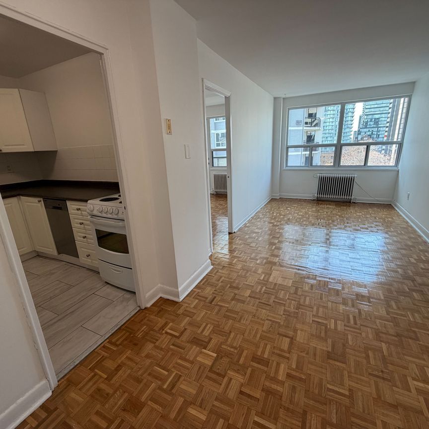 For Lease - 88 Wellesley Street Unit# 803, Toronto, Ontario - Photo 1