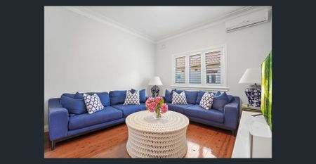 Charming Double Fronted Bungalow - Photo 4