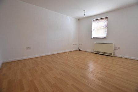 2 bedroom maisonette to rent - Photo 2