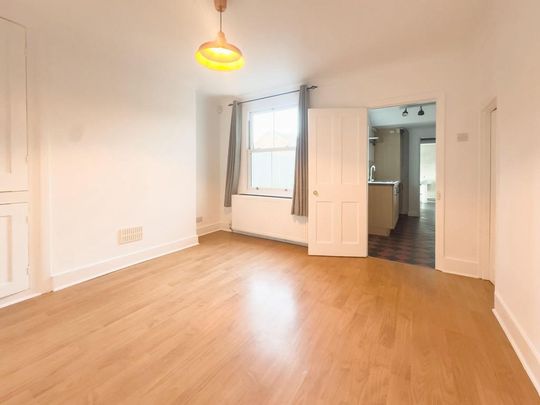 3 bedroom semi-detached house to rent - Photo 1