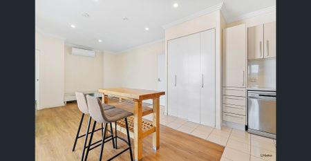 TWO BEDROOM, TWO BATHROOM UNFURNISHED UNIT IN THE HEART OF PALM BEACH - Photo 5