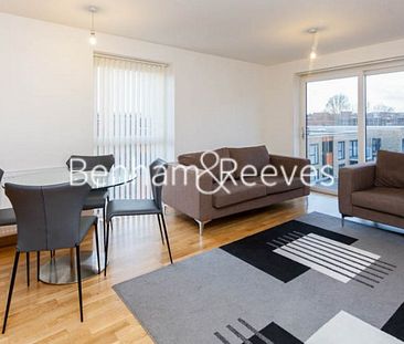 2 Bedroom flat to rent in Zodiac Close, Edgware, HA8 - Photo 6