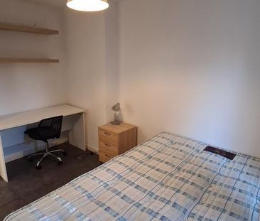 4 bedroom townhouse to rent - Photo 2